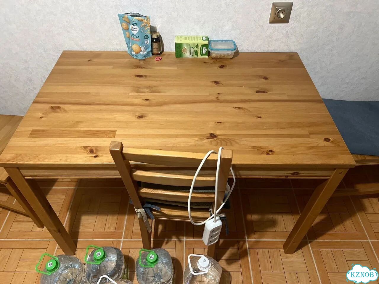 Кухонный стол и стулья фото 1