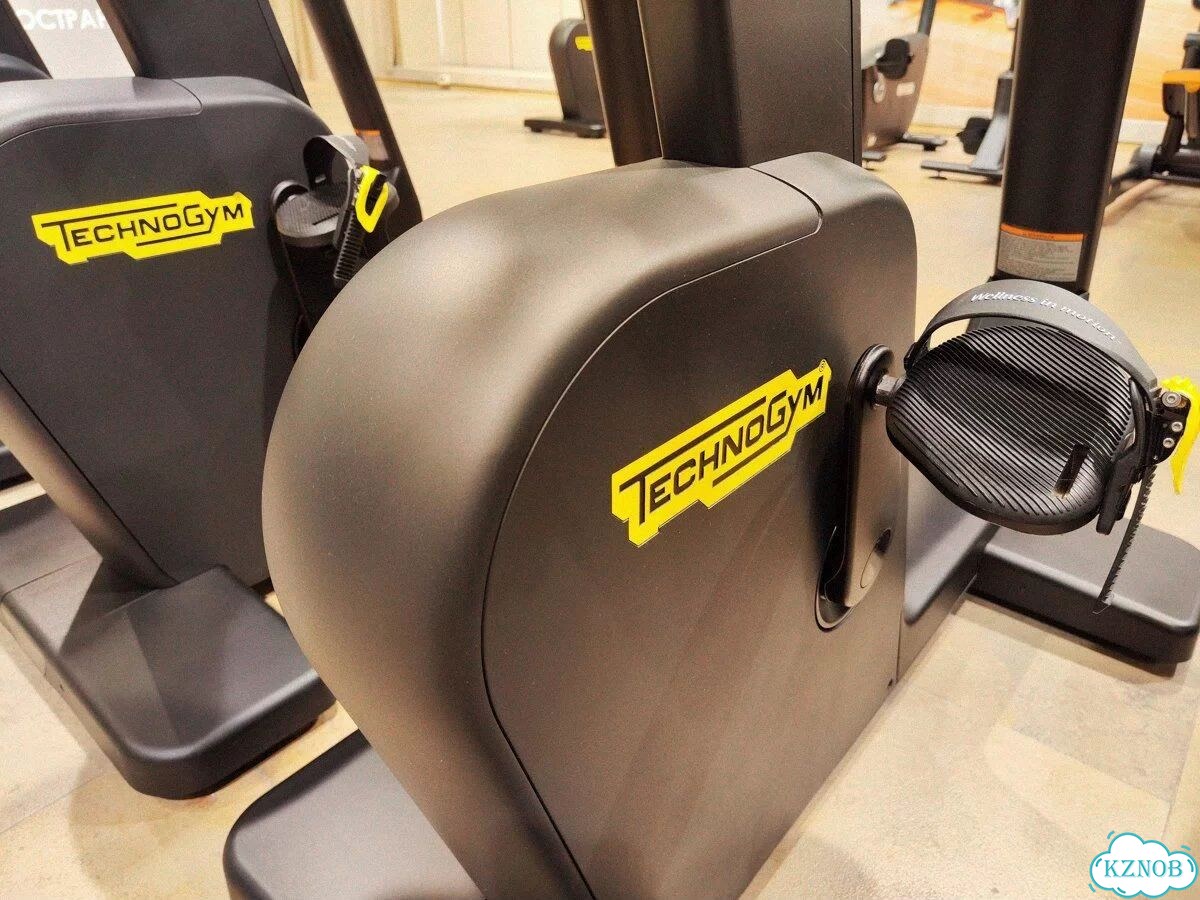 Вертикальный велотренажер Technogym Excite Bike Live 700 HP 10 фото 4