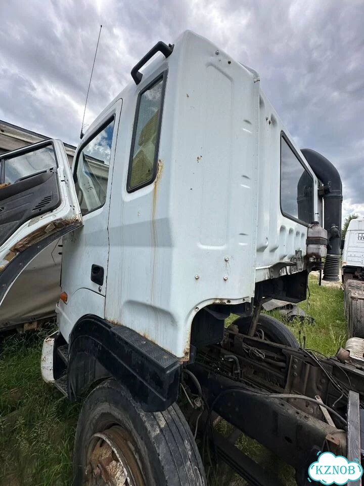 Кабина hyundai hd500 фото 1