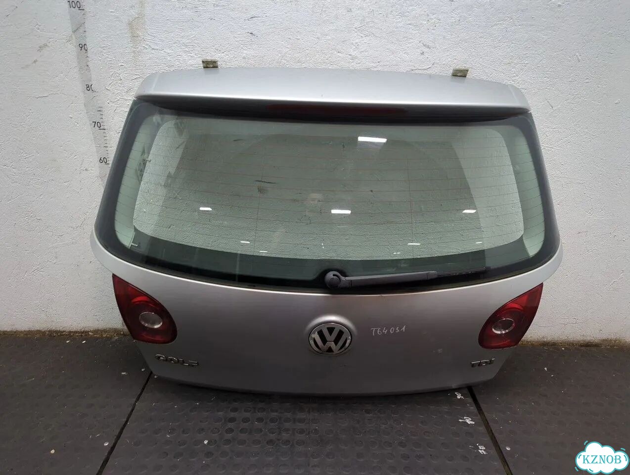 Крышка багажника Volkswagen Golf 5 фото 1