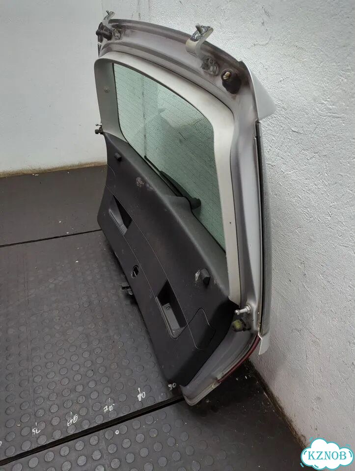 Крышка багажника Volkswagen Golf 5 фото 11
