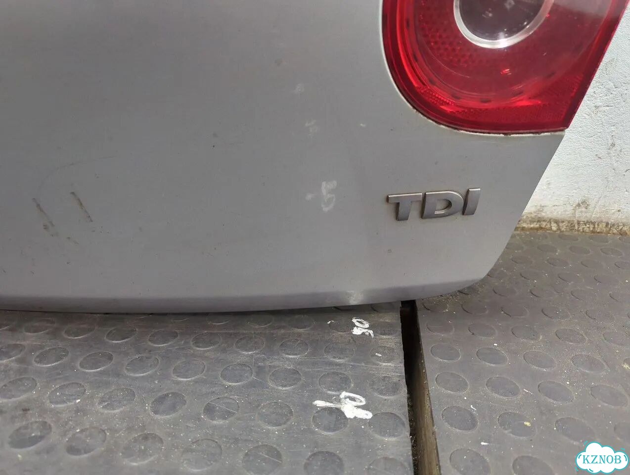 Крышка багажника Volkswagen Golf 5 фото 9