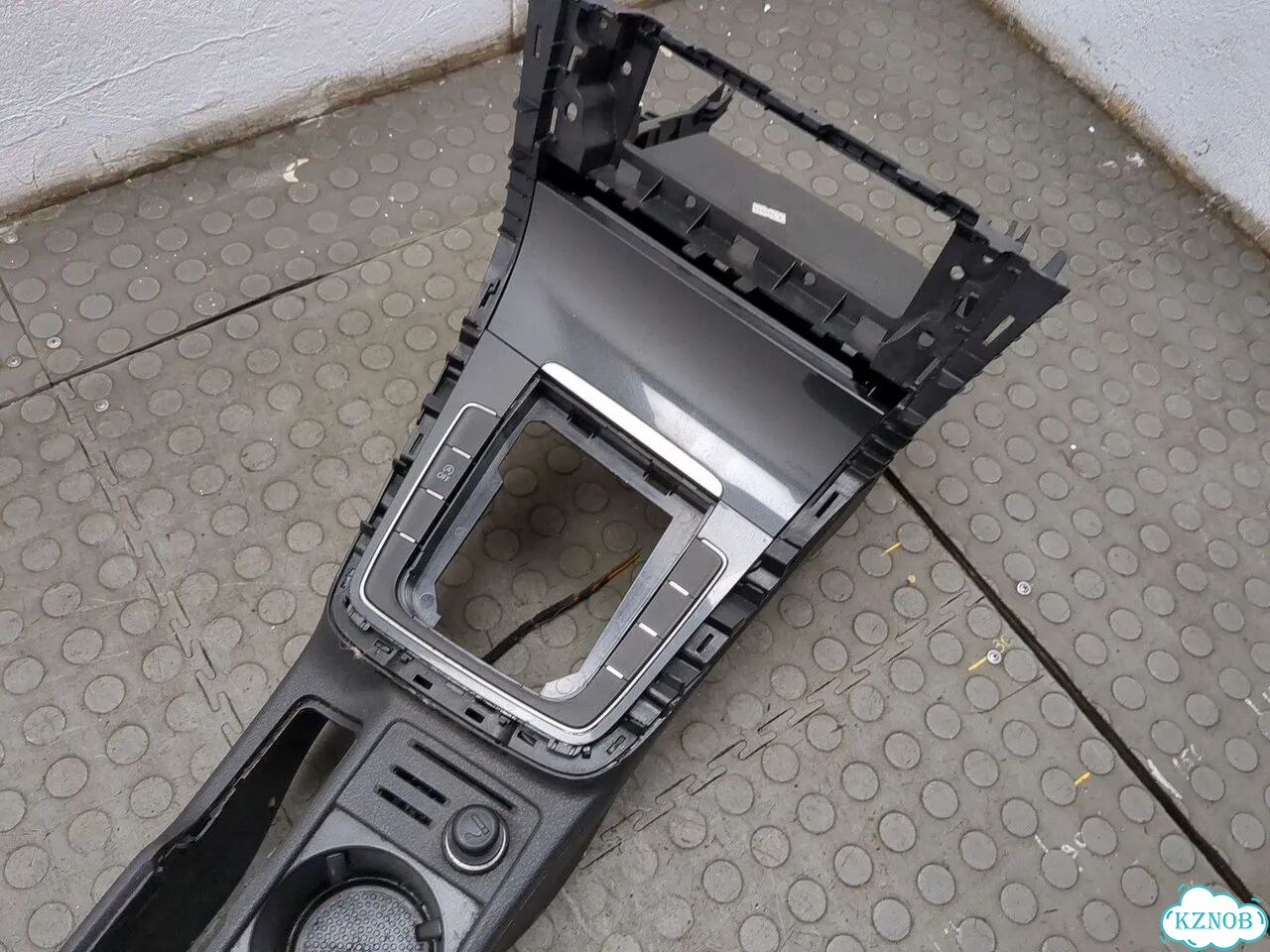 Консоль салона Volkswagen Golf 7 фото 5