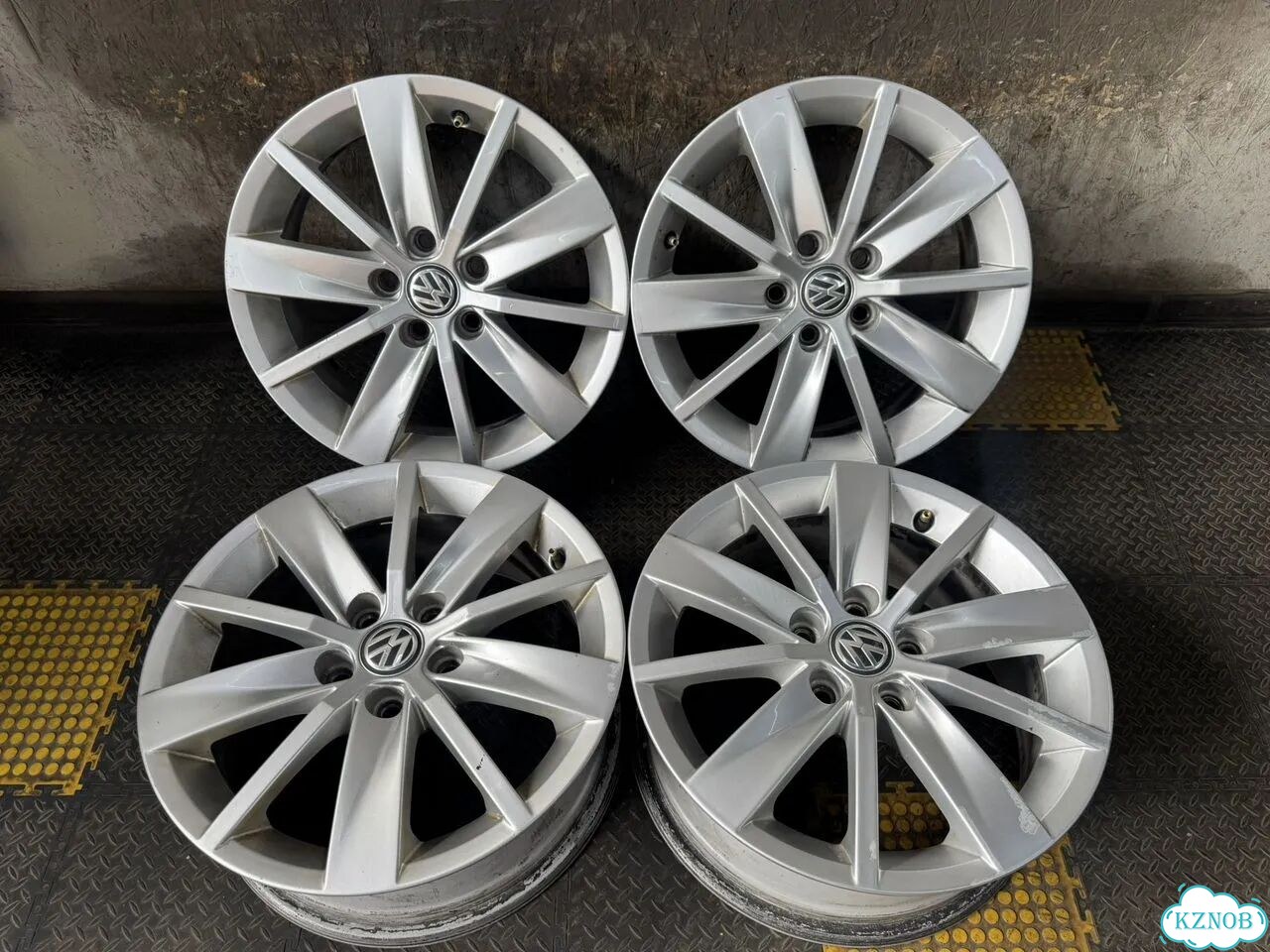 Литые диски Volkswagen 6×R15 5×100 фото 1