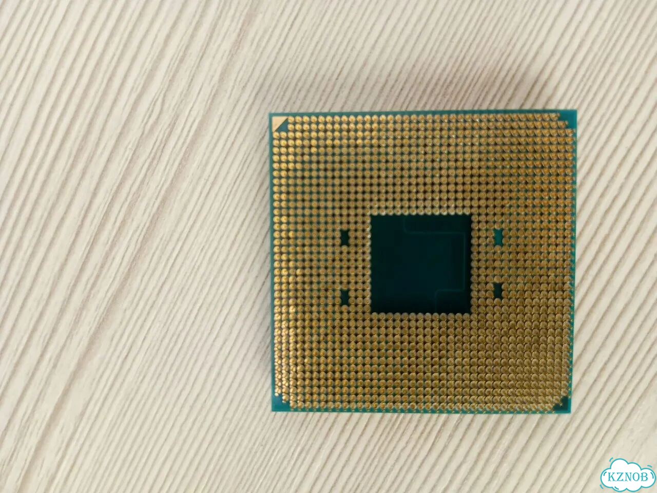 AND Ryzen 3 PRO 3200GE фото 2