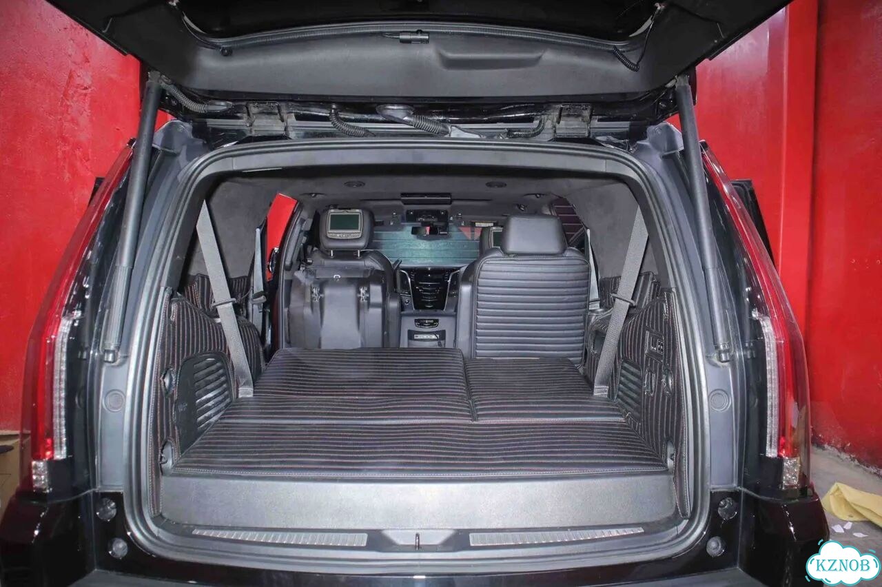 3D коврики в багажник Cadillac Escalade фото 1