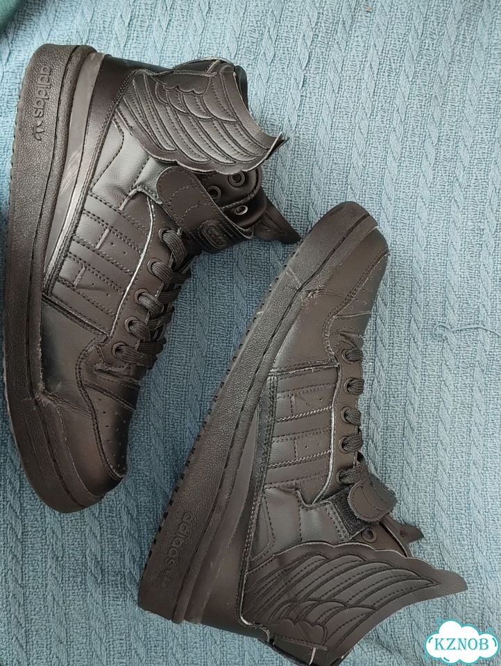 Кроссовки Adidas Jeremy Scott x Wings 4.0 фото 1