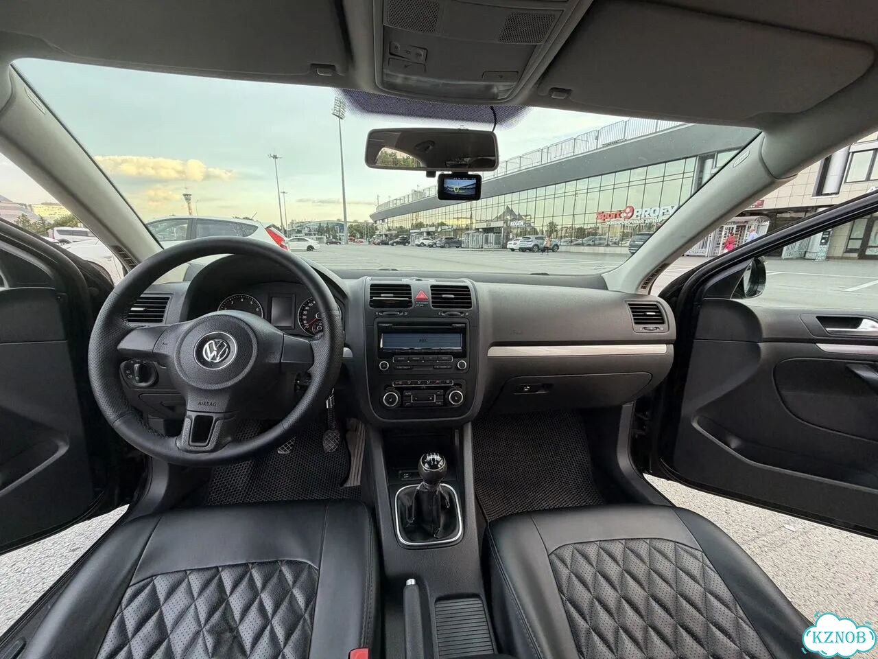 Volkswagen Jetta 1.6 MT, 2010, 280 000 км фото 10