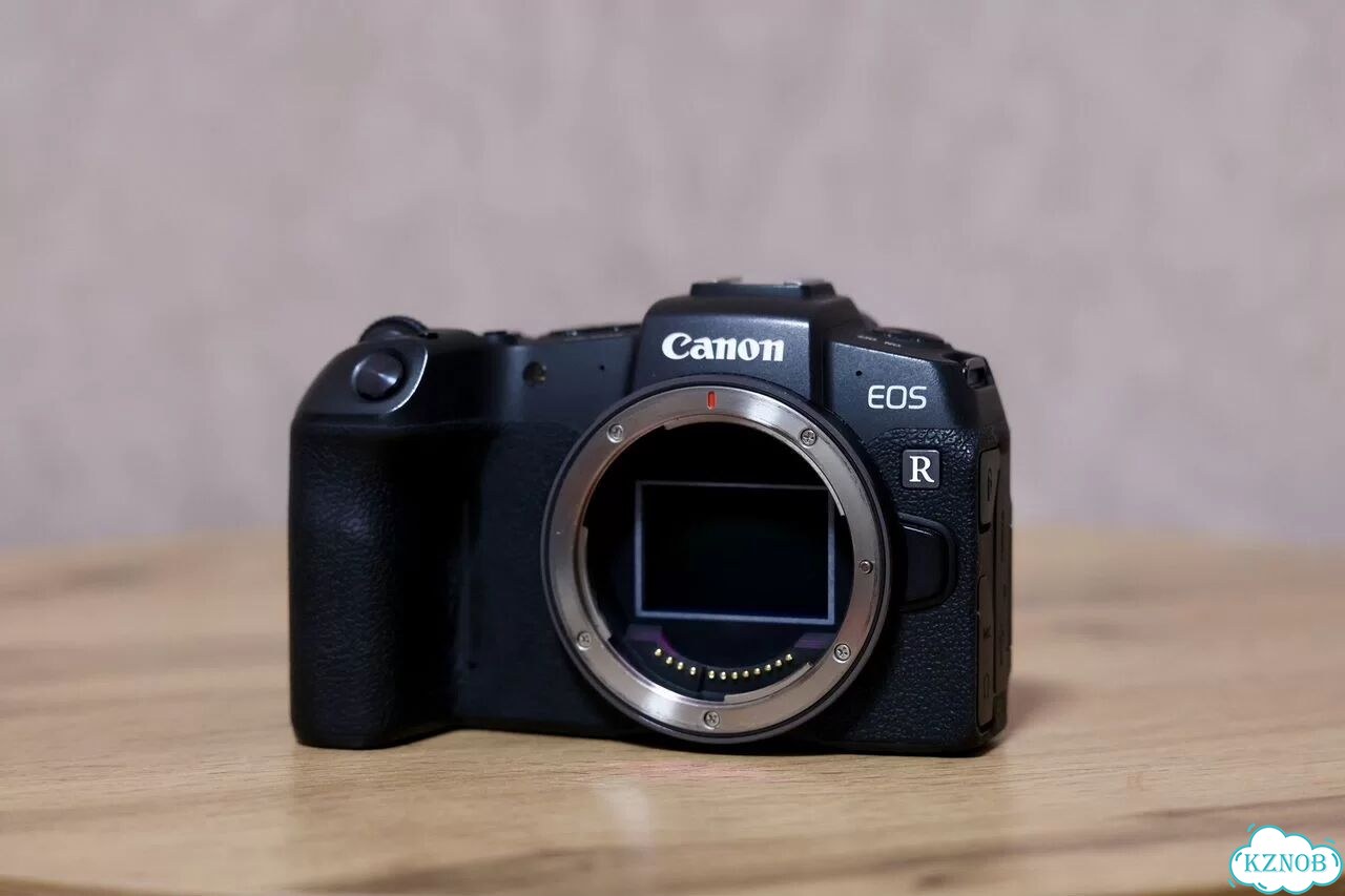 Беззеркальная камера Canon RP фото 1
