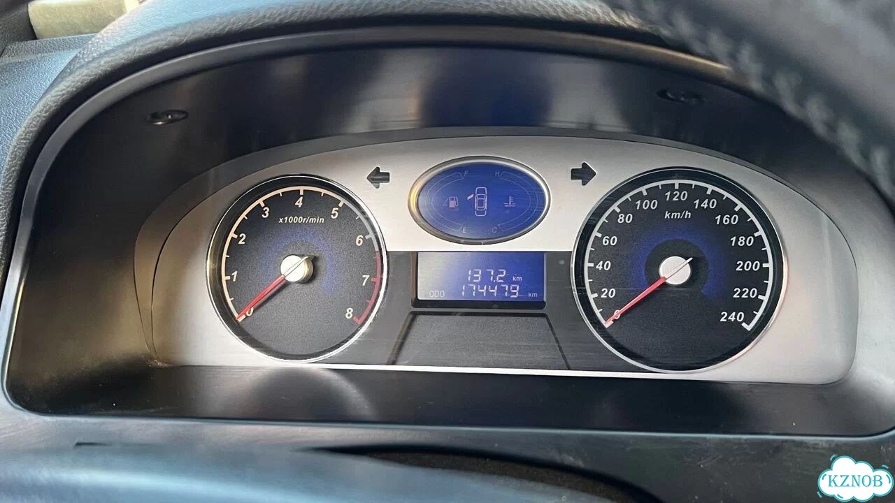 Geely Emgrand EC7 1.5 MT, 2013, битый, 177 000 км фото 2