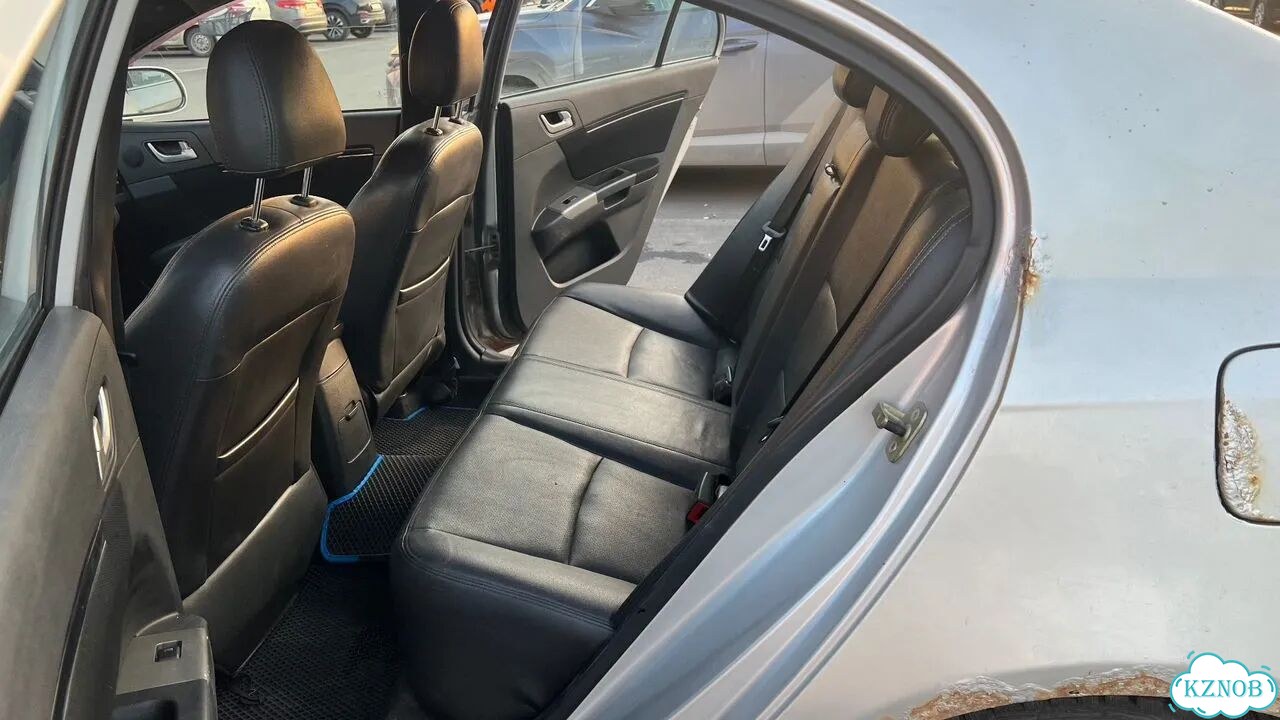Geely Emgrand EC7 1.5 MT, 2013, битый, 177 000 км фото 3