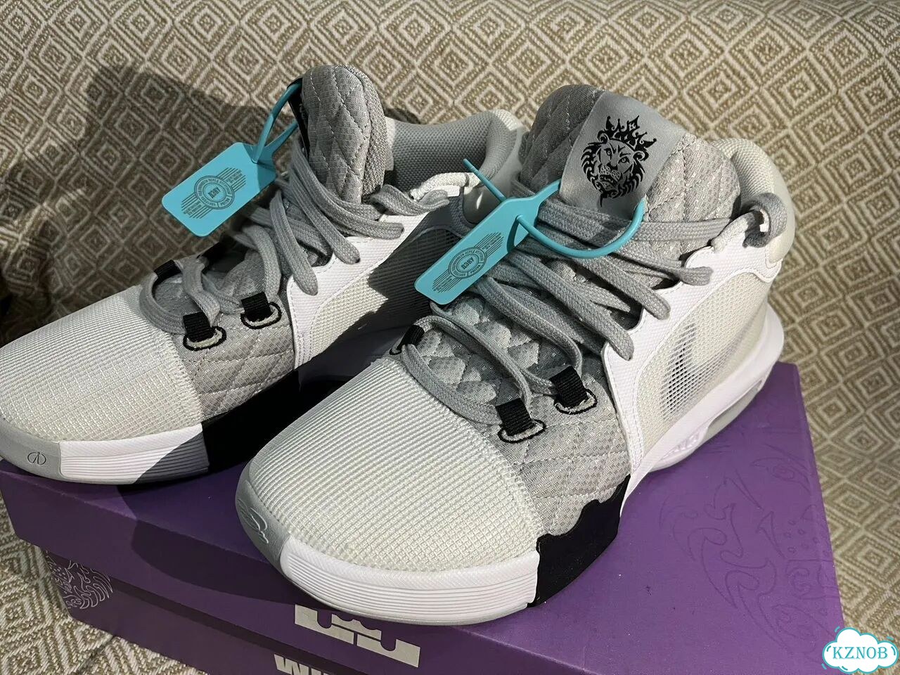Кроссовки баскетбольные Nike Lebron Witness 8 фото 9