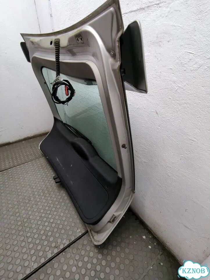 Крышка багажника Ford Focus 2 фото 11