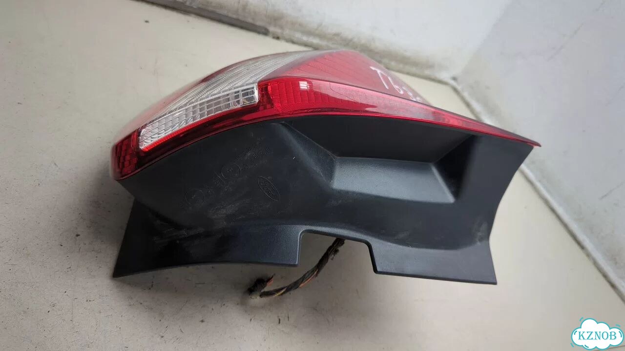 Фонарь (задний) правый Ford Focus 3 фото 3