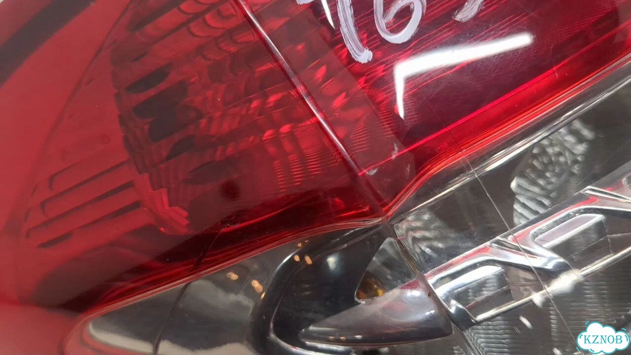 Фонарь (задний) левый Citroen C4 фото 3