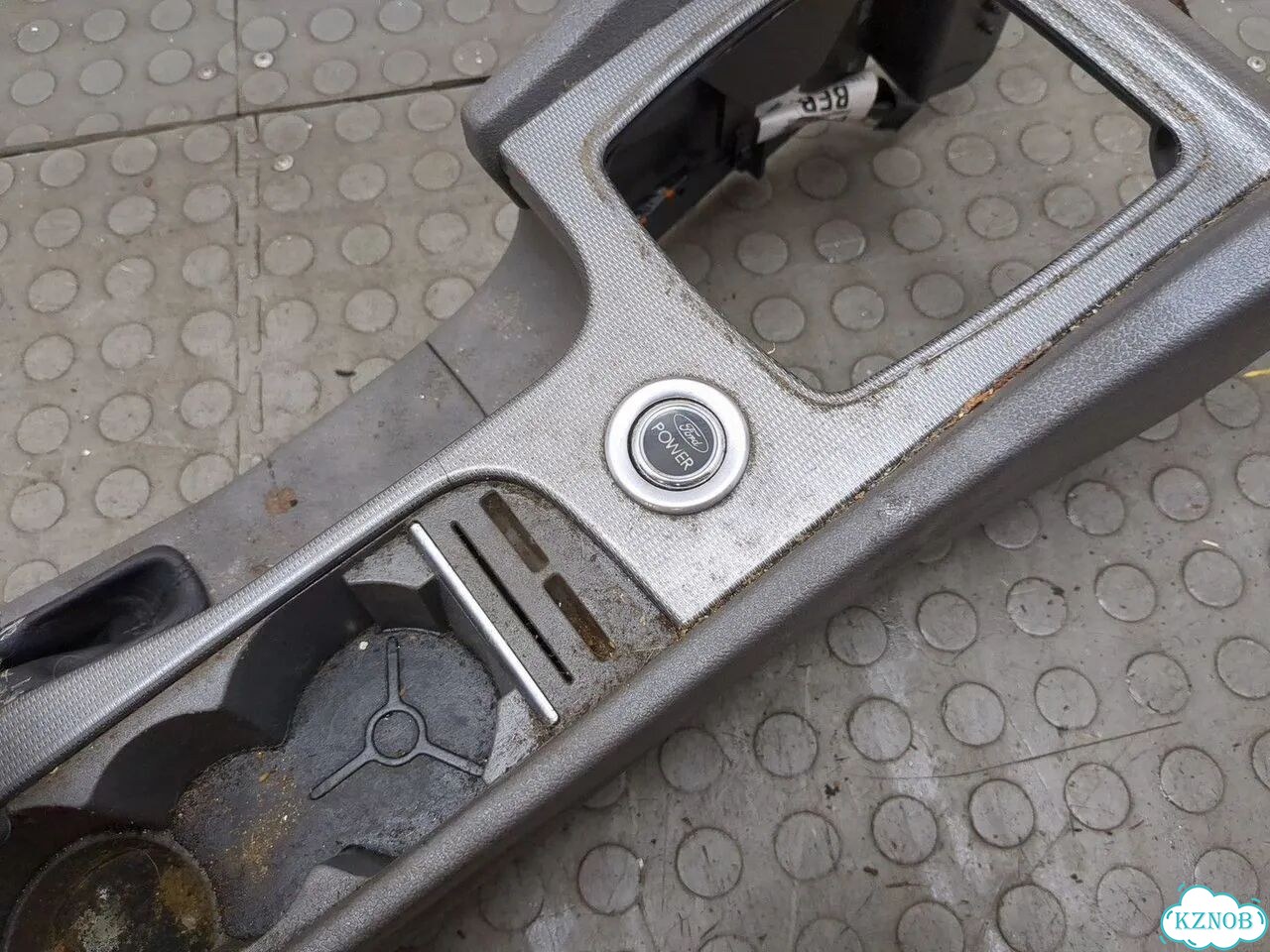 Консоль салона Ford Focus 2 фото 9