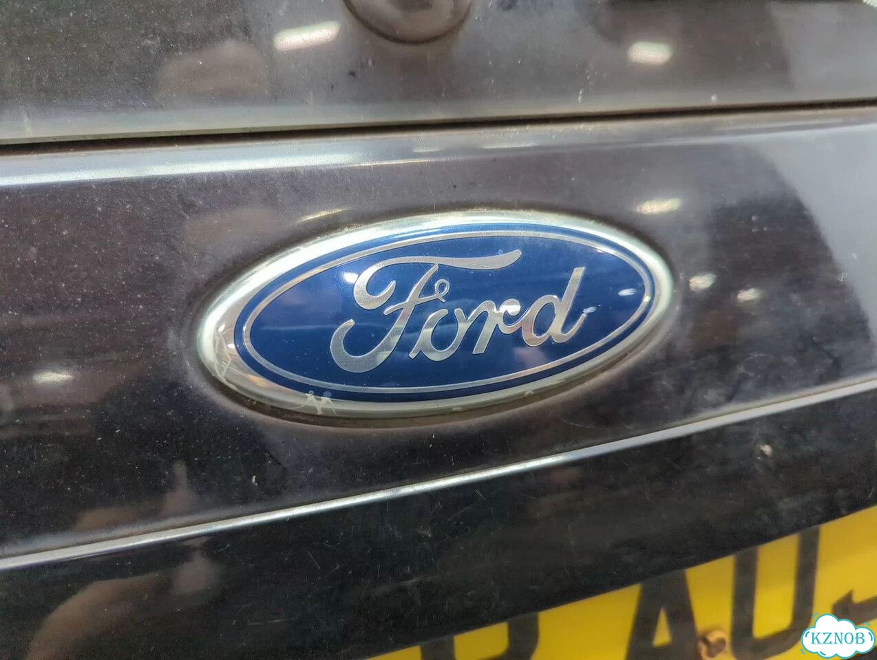 Крышка багажника Ford Focus 2 фото 5