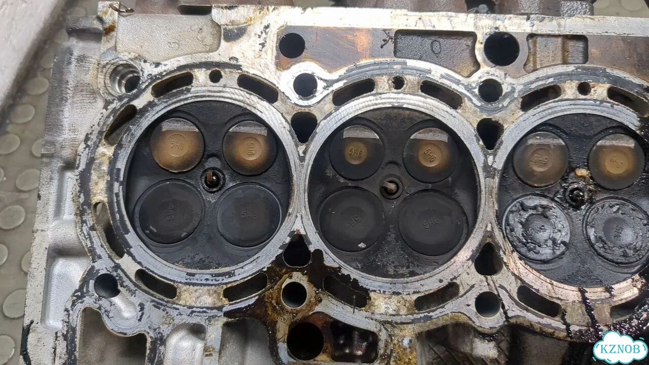 Головка блока (ГБЦ) Renault Megane 3 H4J 700 фото 8