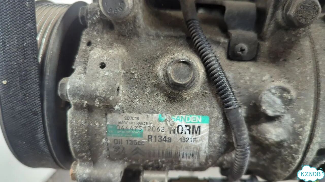 Двигатель Peugeot 3008 9HR фото 4
