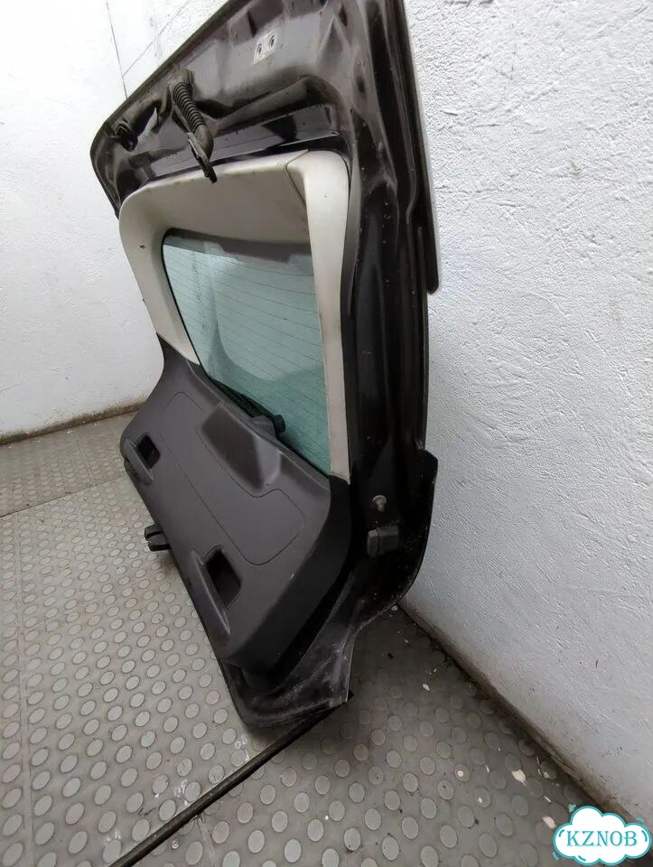 Крышка багажника Ford Focus 3 фото 10