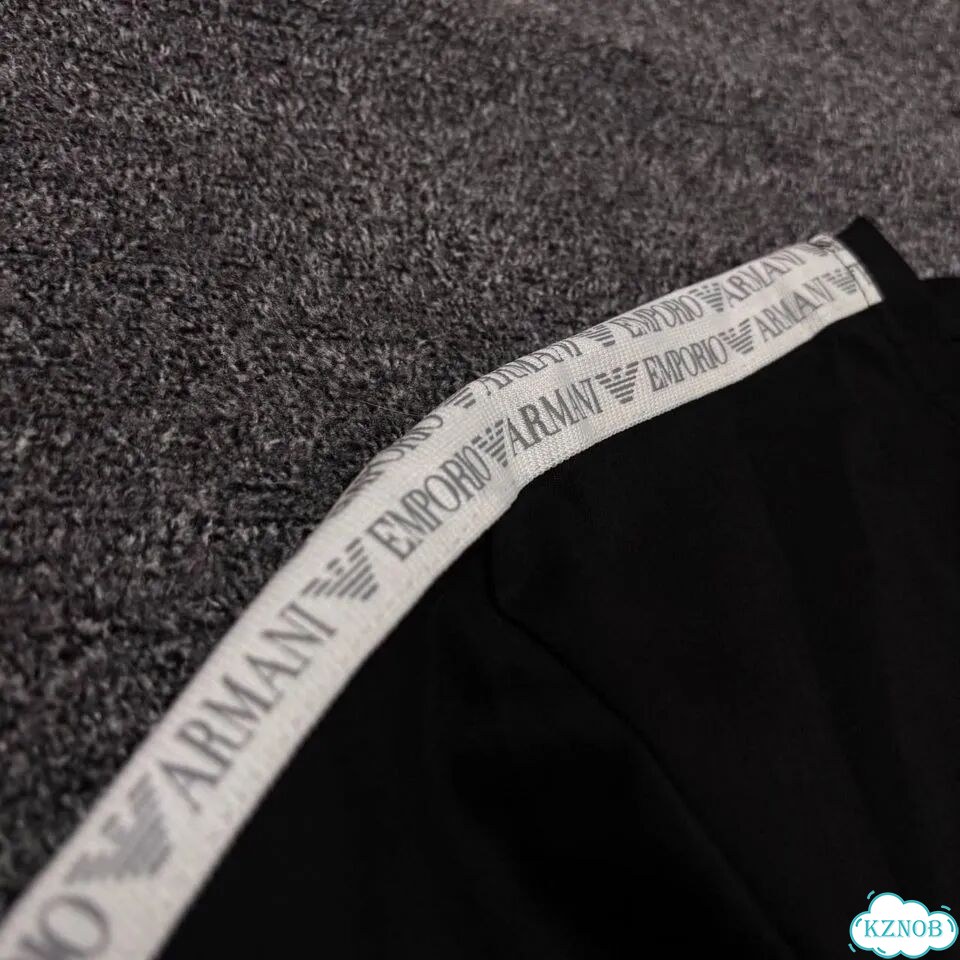 Футболка Emporio Armani черная фото 3