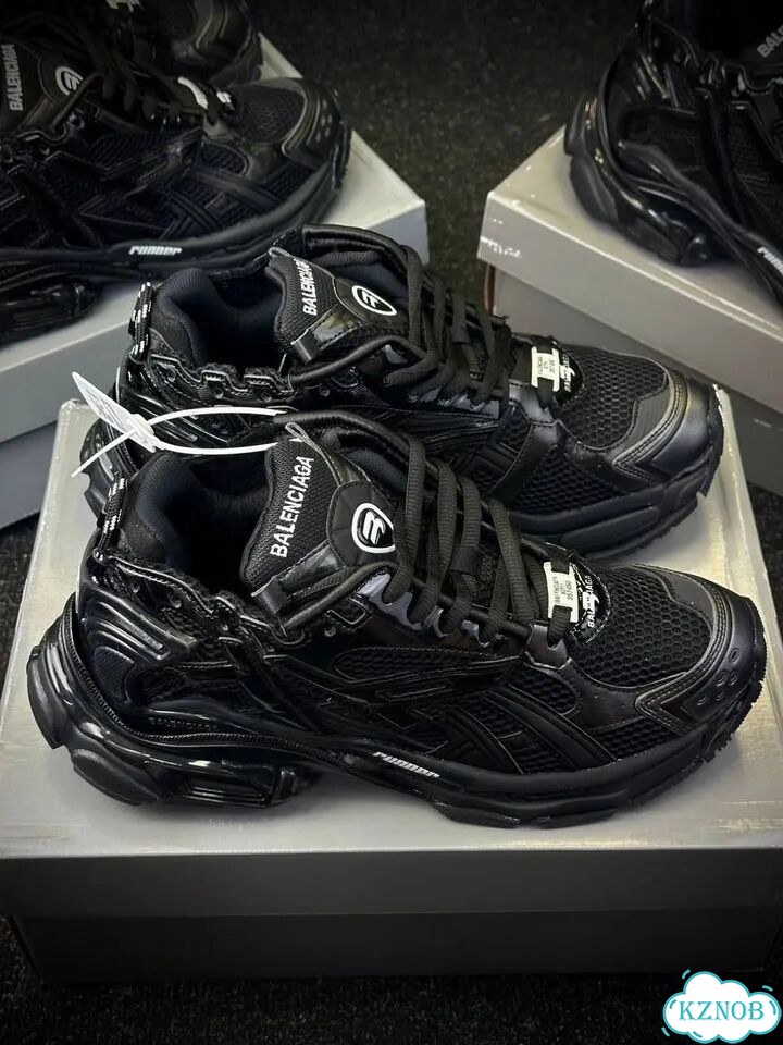 Balenciaga runner black фото 1