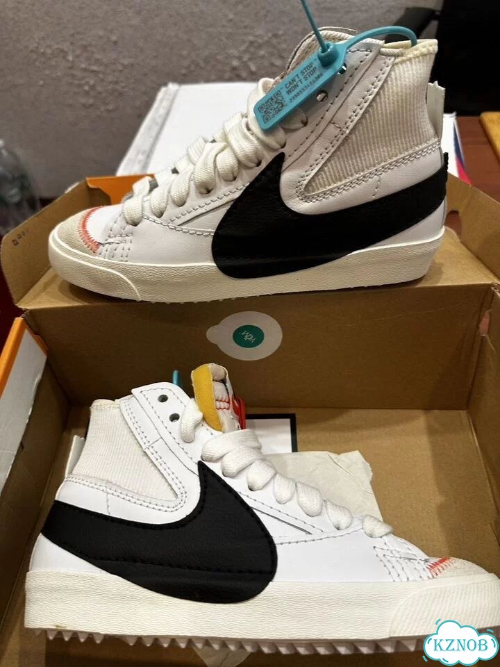 Кроссовки Nike женские фото 1