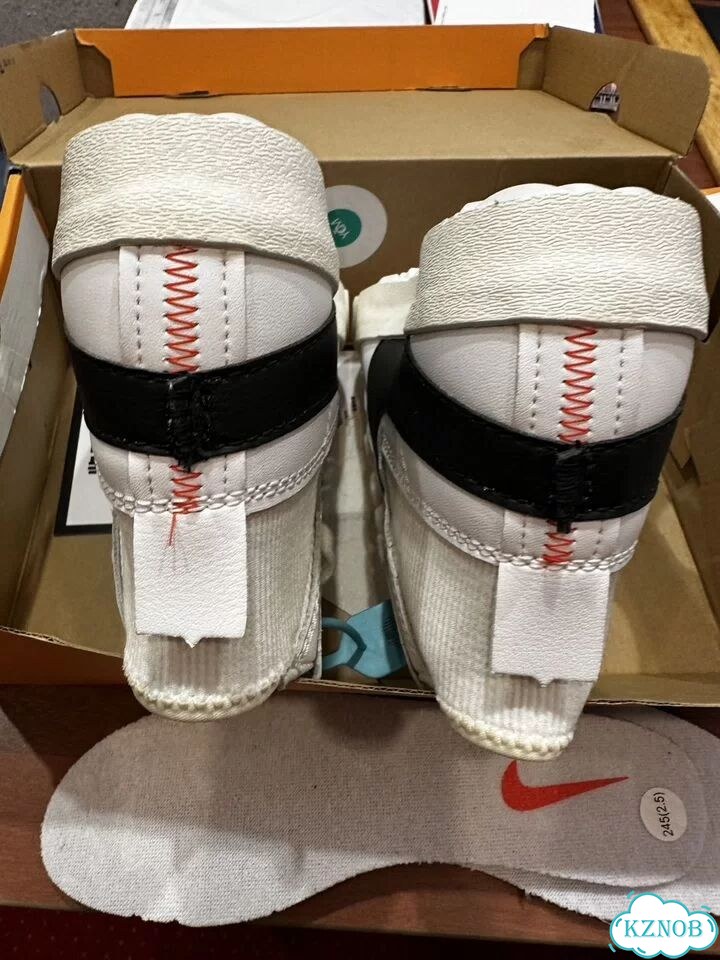 Кроссовки Nike женские фото 4