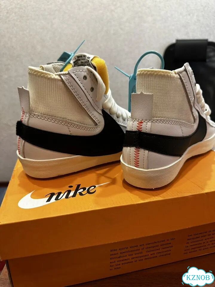 Кроссовки Nike женские фото 5
