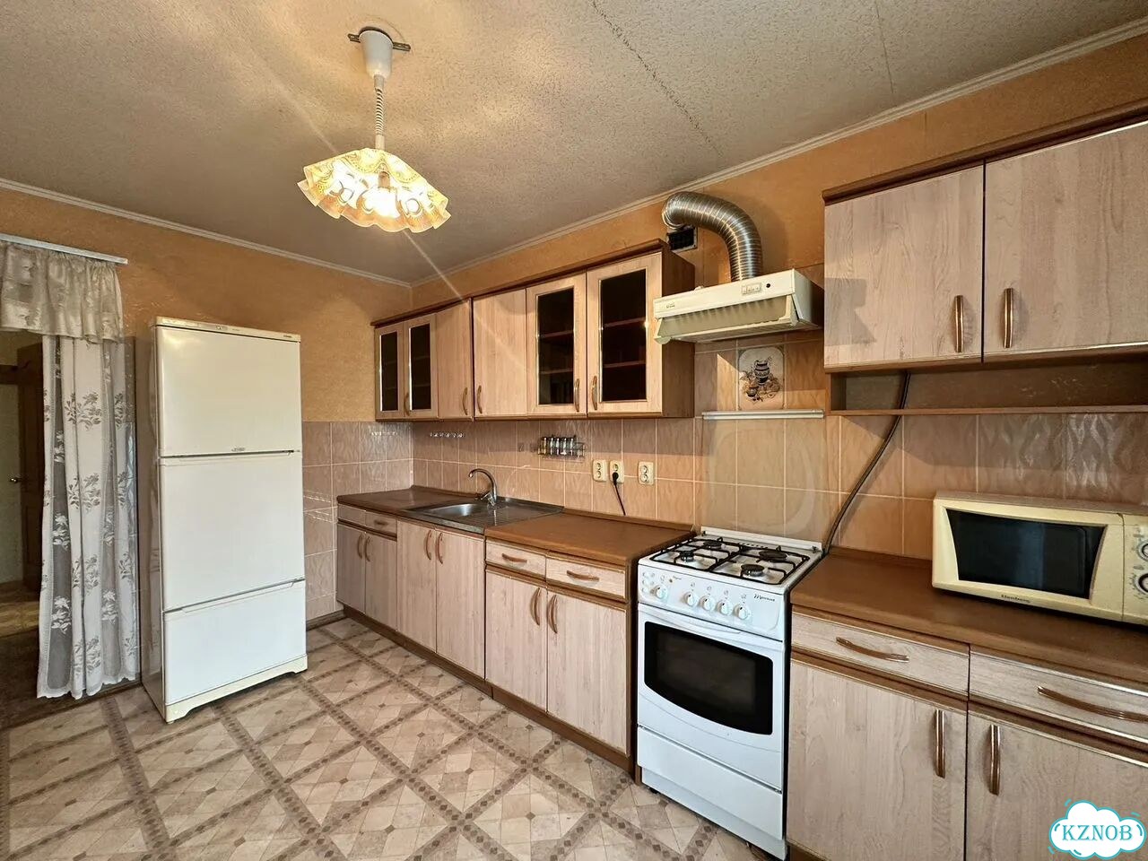 2-к. квартира, 65 м², 4/10 эт. фото 2