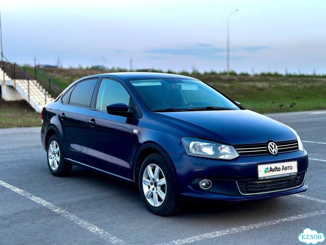 Volkswagen Polo 1.6 AT, 2012, битый, 424 000 км фото 4
