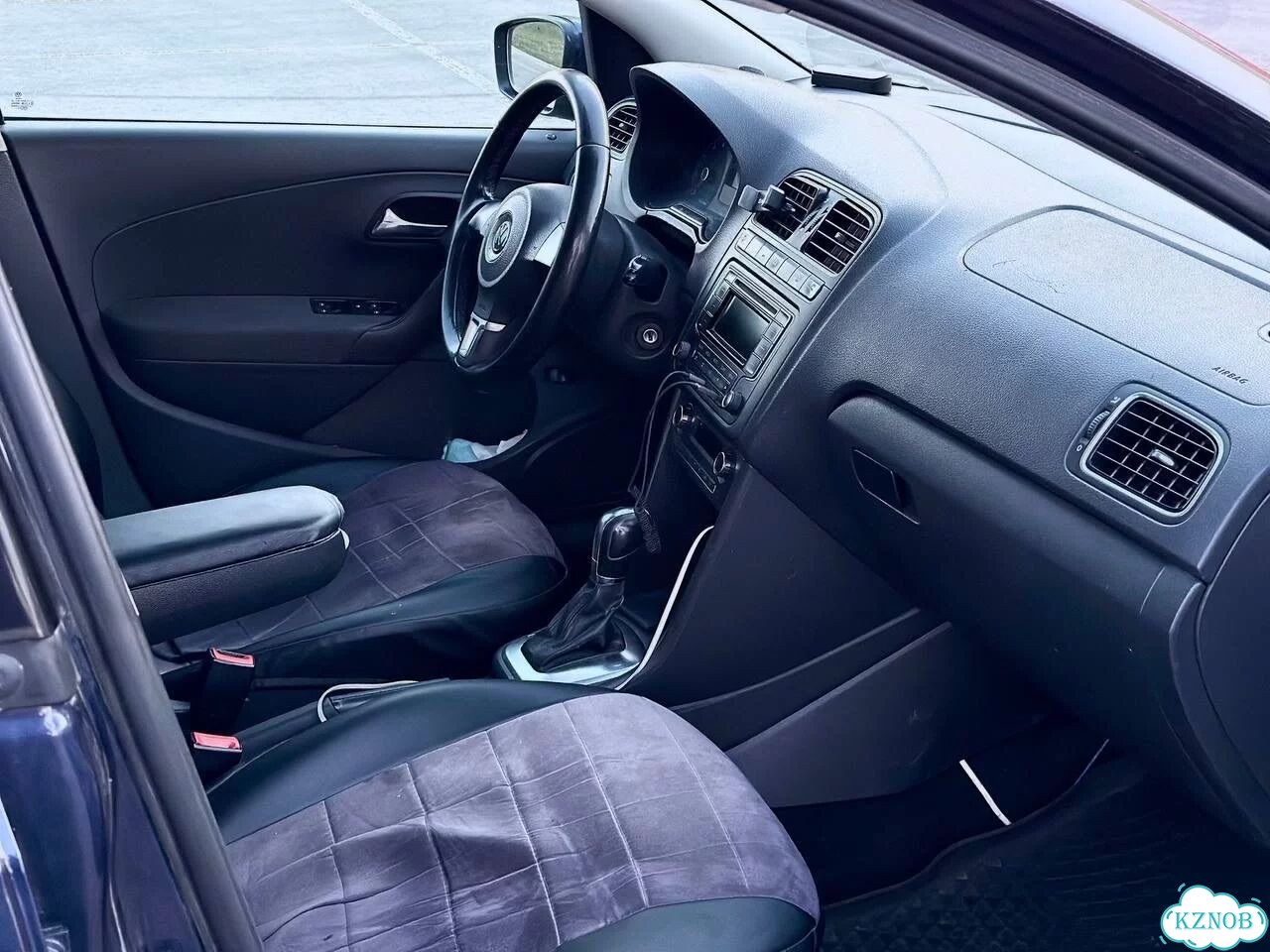 Volkswagen Polo 1.6 AT, 2012, битый, 424 000 км фото 9