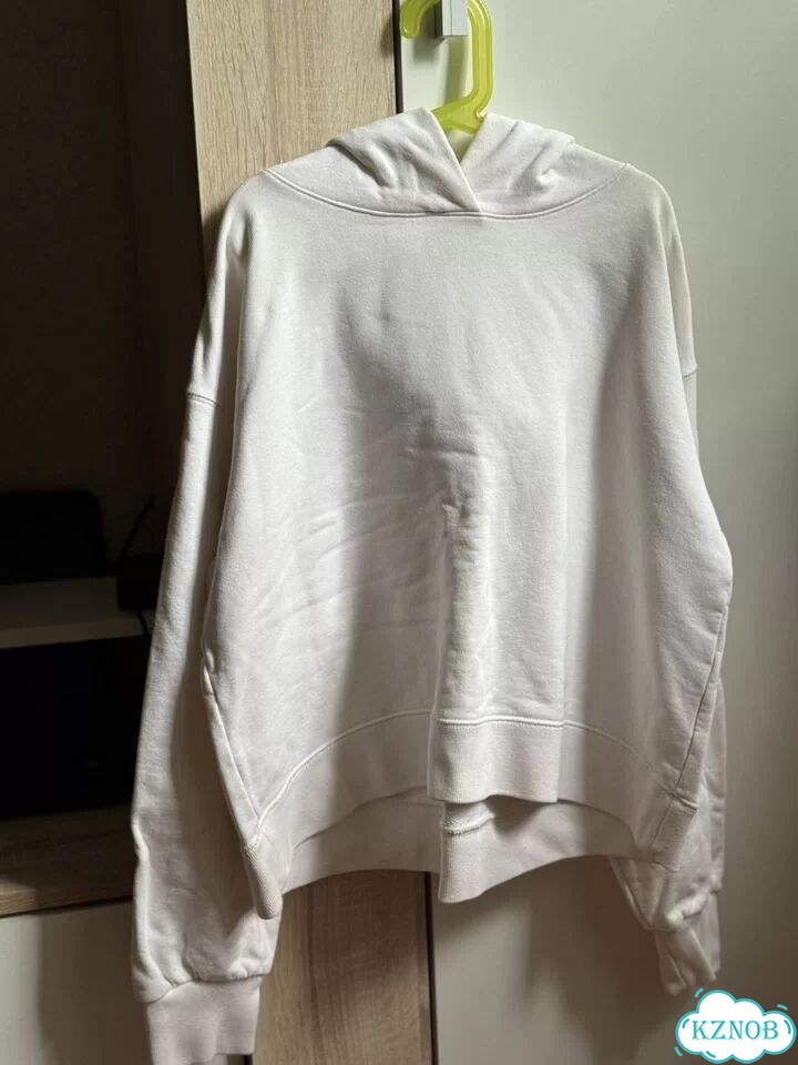 Толстовка женская xs uniqlo юникло молочная фото 1