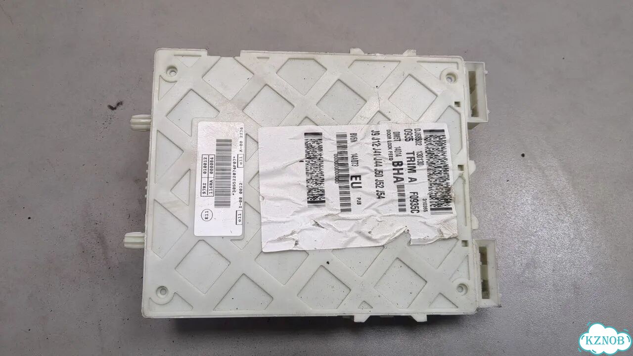 Блок управления бортовой сети Ford Focus 3 фото 3