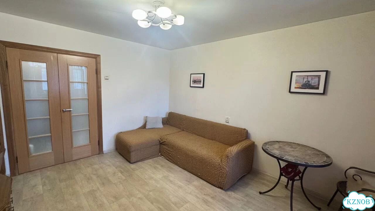 2-к. квартира, 50 м², 1/10 эт. фото 2