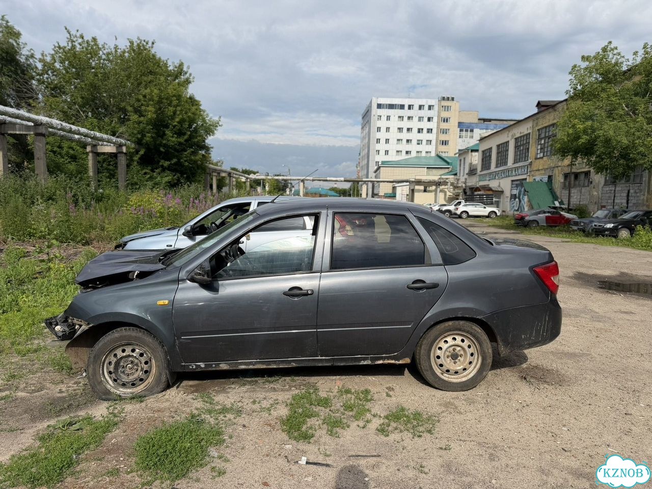 ВАЗ (LADA) Granta 1.6 MT, 2015, битый, 120 000 км фото 2