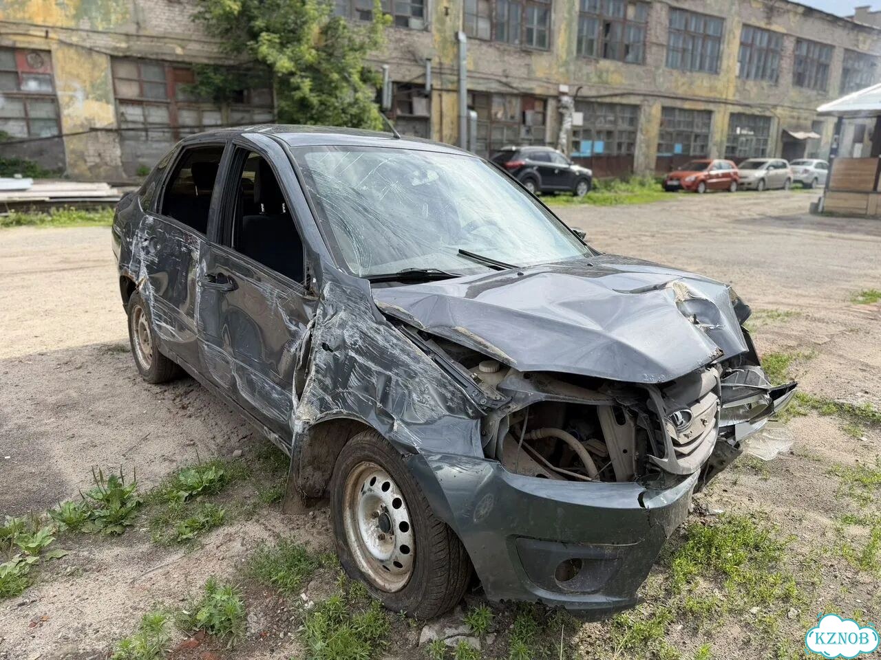 ВАЗ (LADA) Granta 1.6 MT, 2015, битый, 120 000 км фото 6