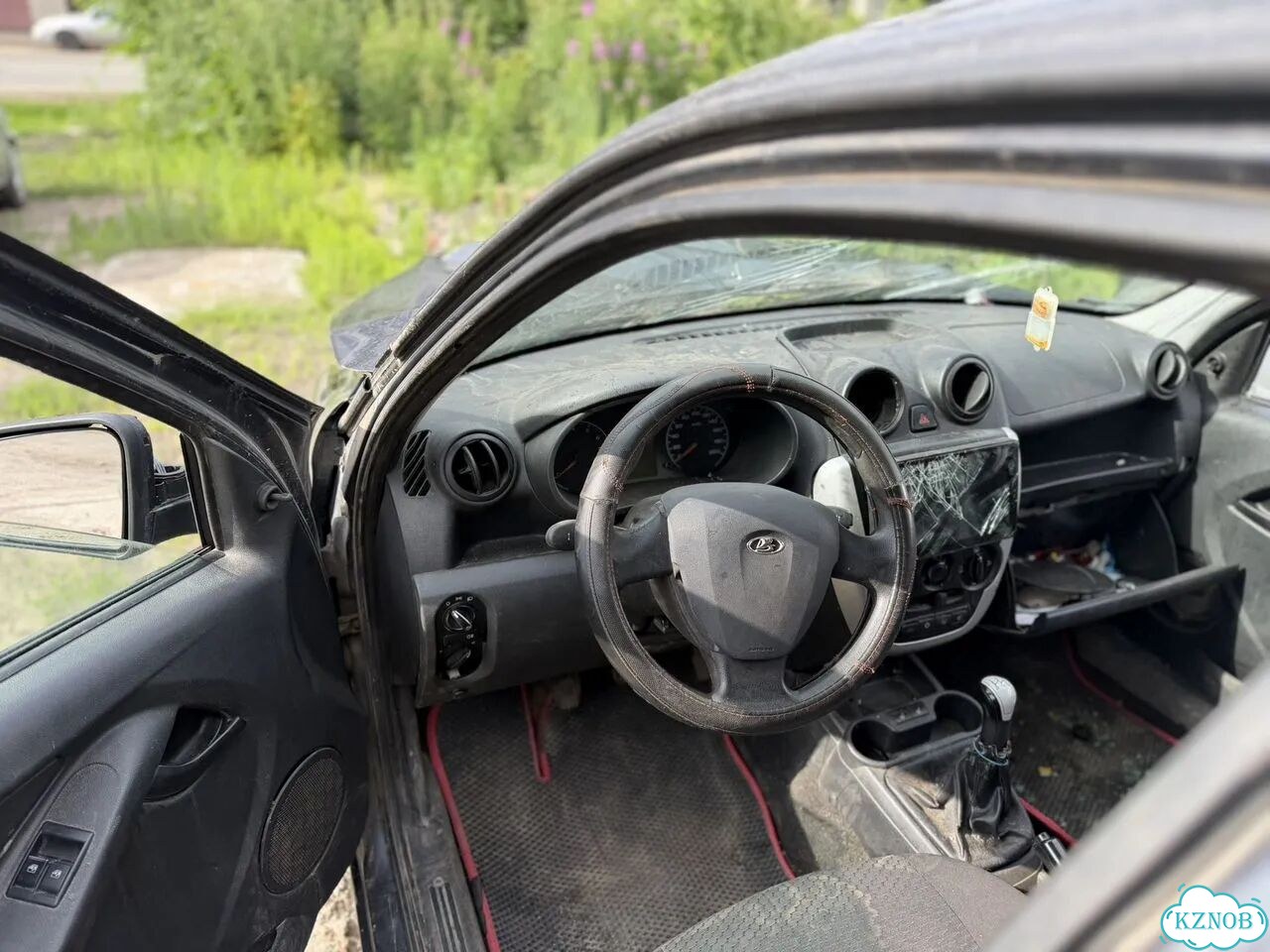 ВАЗ (LADA) Granta 1.6 MT, 2015, битый, 120 000 км фото 9