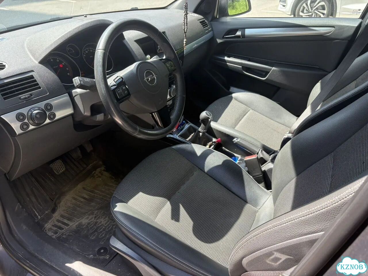 Opel Astra 1.6 MT, 2010, 179 900 км фото 9