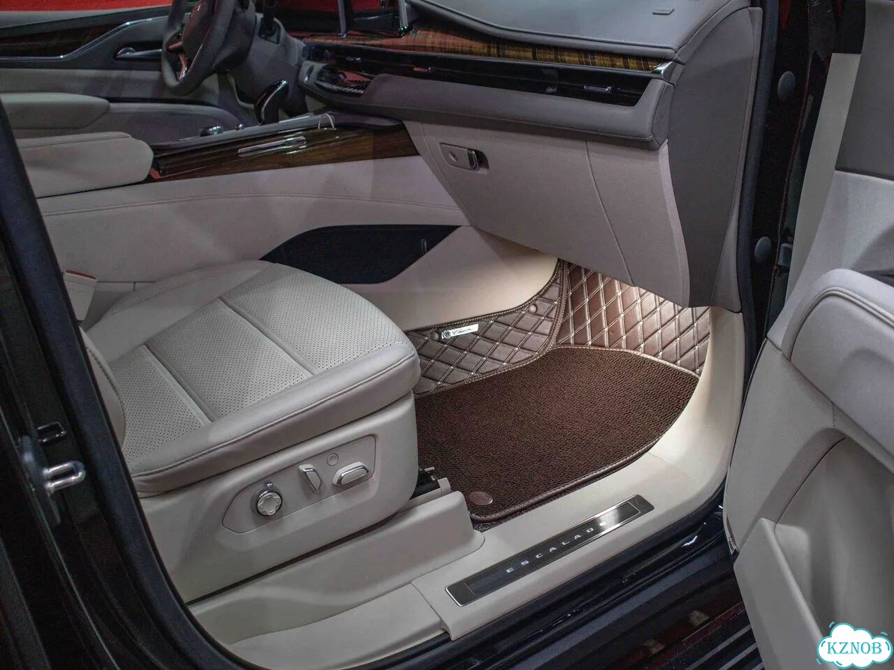 3D коврики из экокожи Cadillac Escalade 5 2021 фото 2