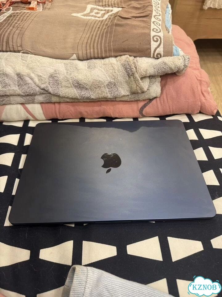 Apple macbook air 13 M3 16 512 фото 2