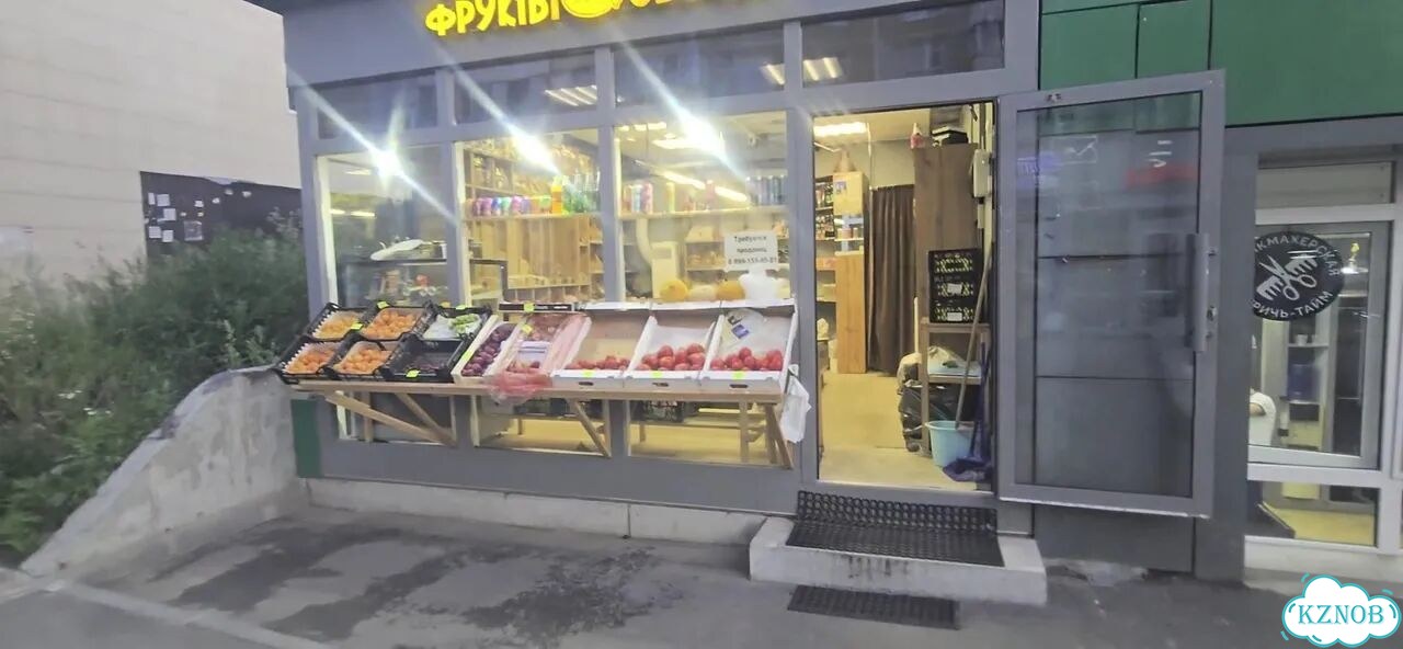 Торговое оборудование с продуктами фото 1