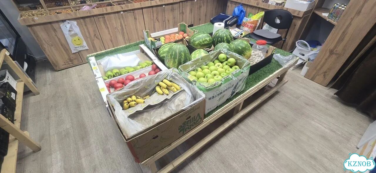 Торговое оборудование с продуктами фото 6