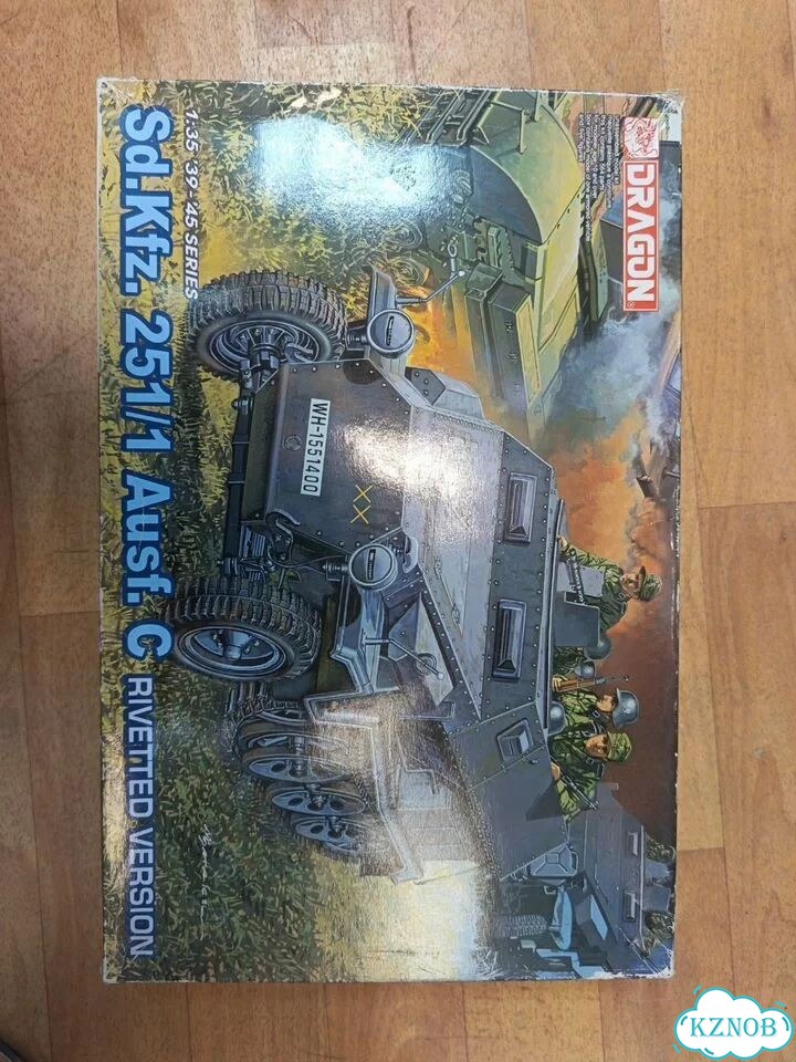 6246 Dragon Sd.Kfz. 251/1 Ausf. C Rivetted Version фото 1