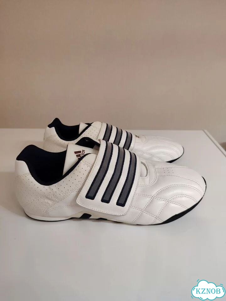 Кроссовки adidas летние нат. кожа 43 размер фото 2