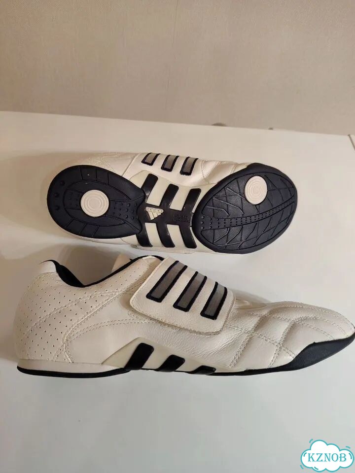 Кроссовки adidas летние нат. кожа 43 размер фото 4