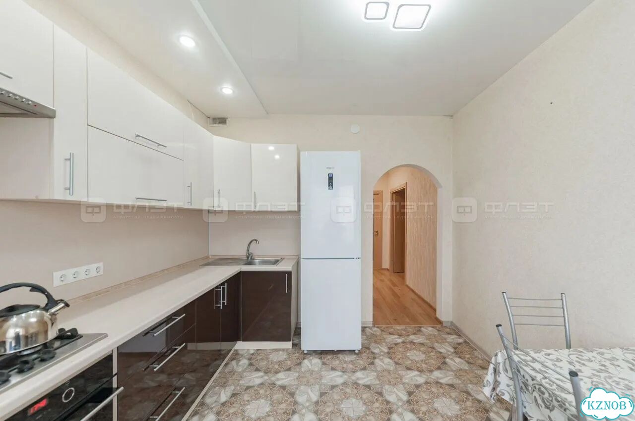 1-к. квартира, 52 м², 8/10 эт. фото 2