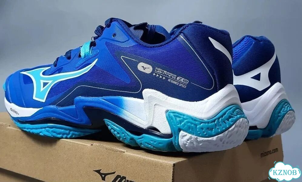 Кроссовки волейбольные mizuno wave lightning z8 фото 10
