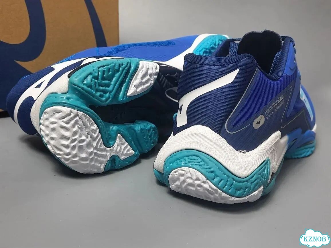 Кроссовки волейбольные mizuno wave lightning z8 фото 11