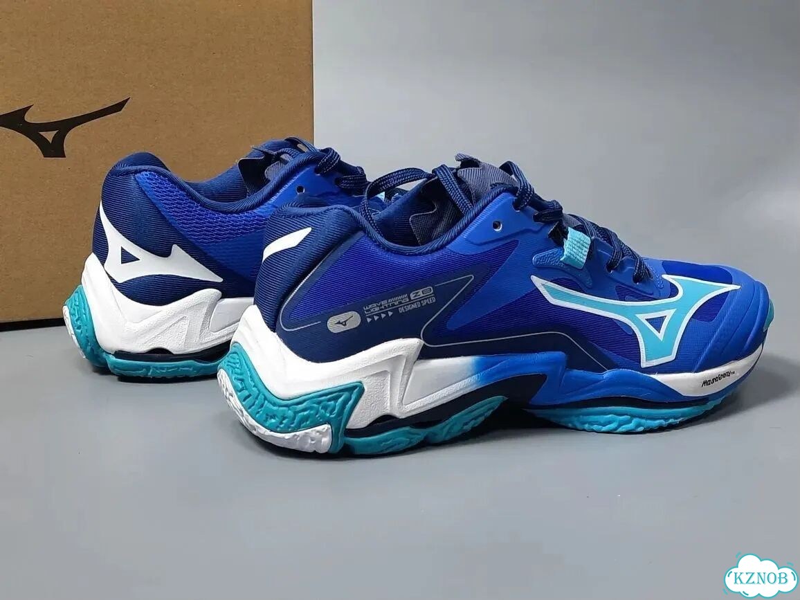 Кроссовки волейбольные mizuno wave lightning z8 фото 2